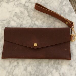 New Common Goods Brown Leather Wristlet Clutch tags removed